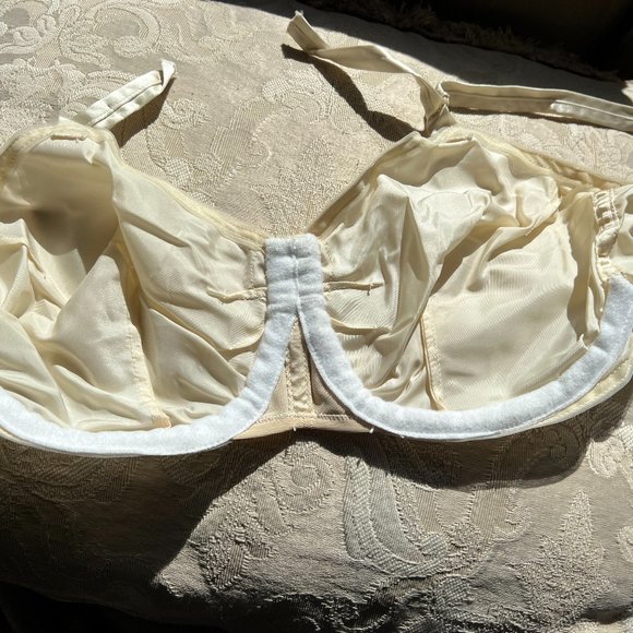 Vintage Edith Lances Minimizing Hand Sewn Bra In Cream Nude - Picture 11 of 13